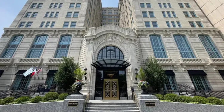 Ambitious Restoration Leads to Rebirth of a Chicago Landmark