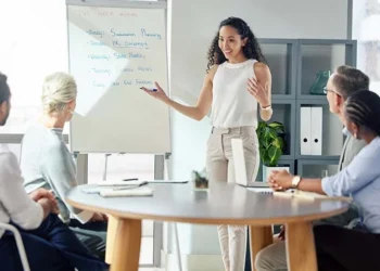 Implementing an Effective Employee Engagement Strategy