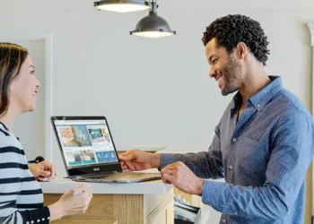 The Future of Sales: Elevating Customer Connection and Productivity with AI