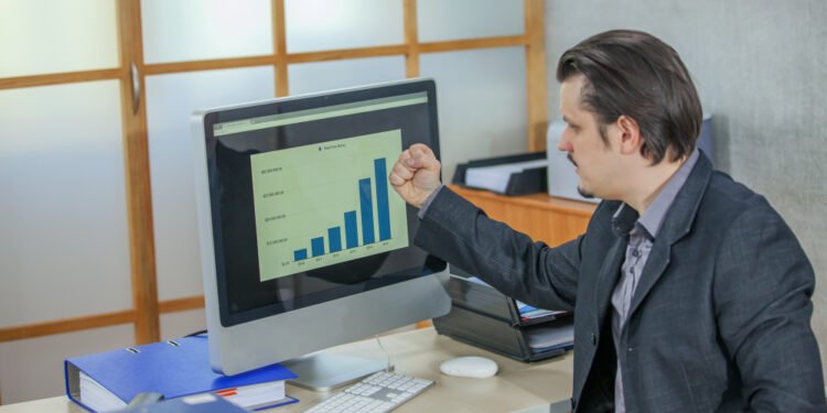 Revenue Intelligence Platforms Improve Sales Performance