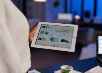 AI-Powered Sales Forecasting Improves Revenue Planning